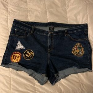 Torrid Harry Potter Patch Shorts Medium Wash